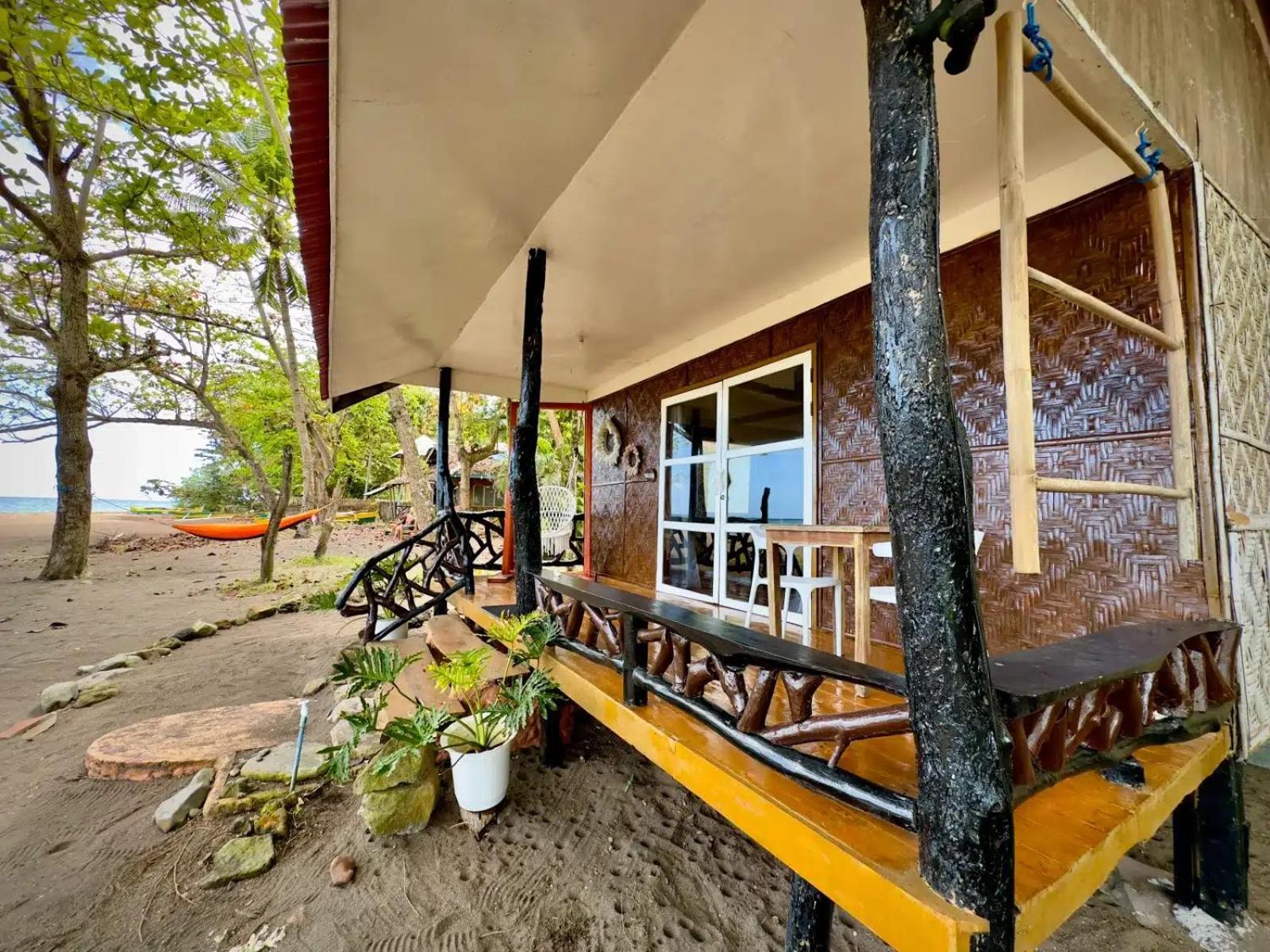 Playa Del Fuego Camiguin Beach Hostel & Resort Mambajao Zewnętrze zdjęcie