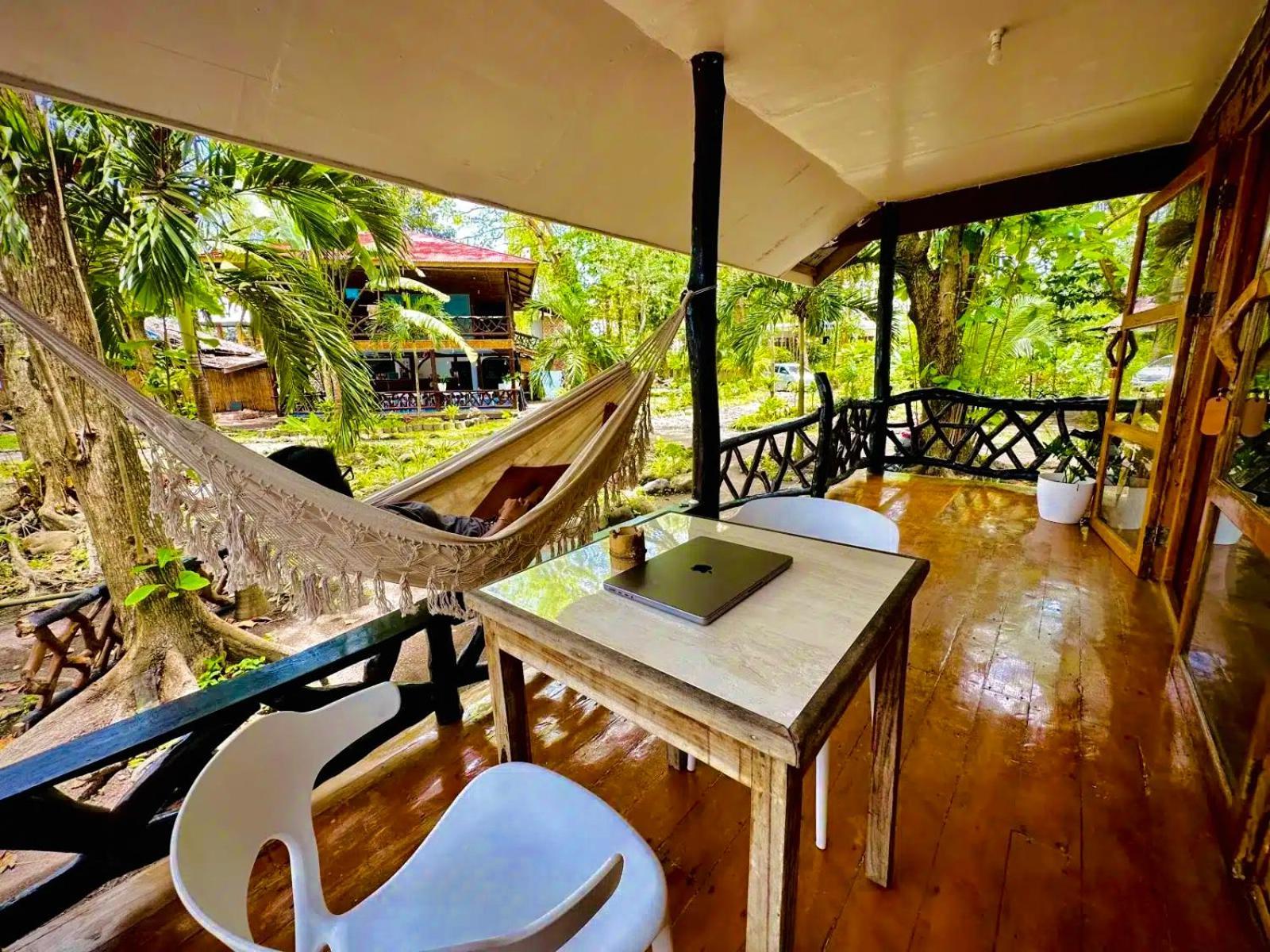 Playa Del Fuego Camiguin Beach Hostel & Resort Mambajao Zewnętrze zdjęcie