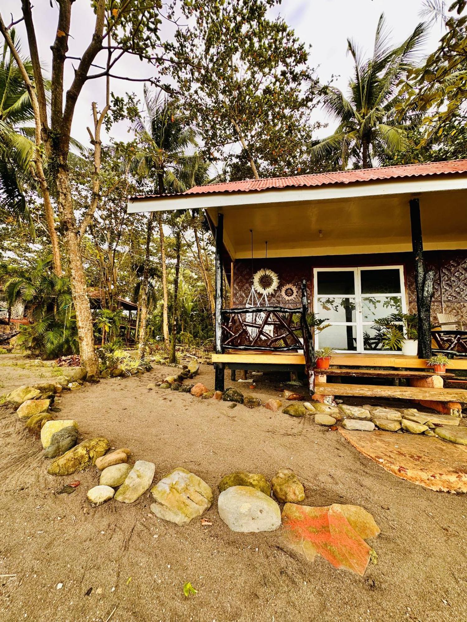 Playa Del Fuego Camiguin Beach Hostel & Resort Mambajao Zewnętrze zdjęcie