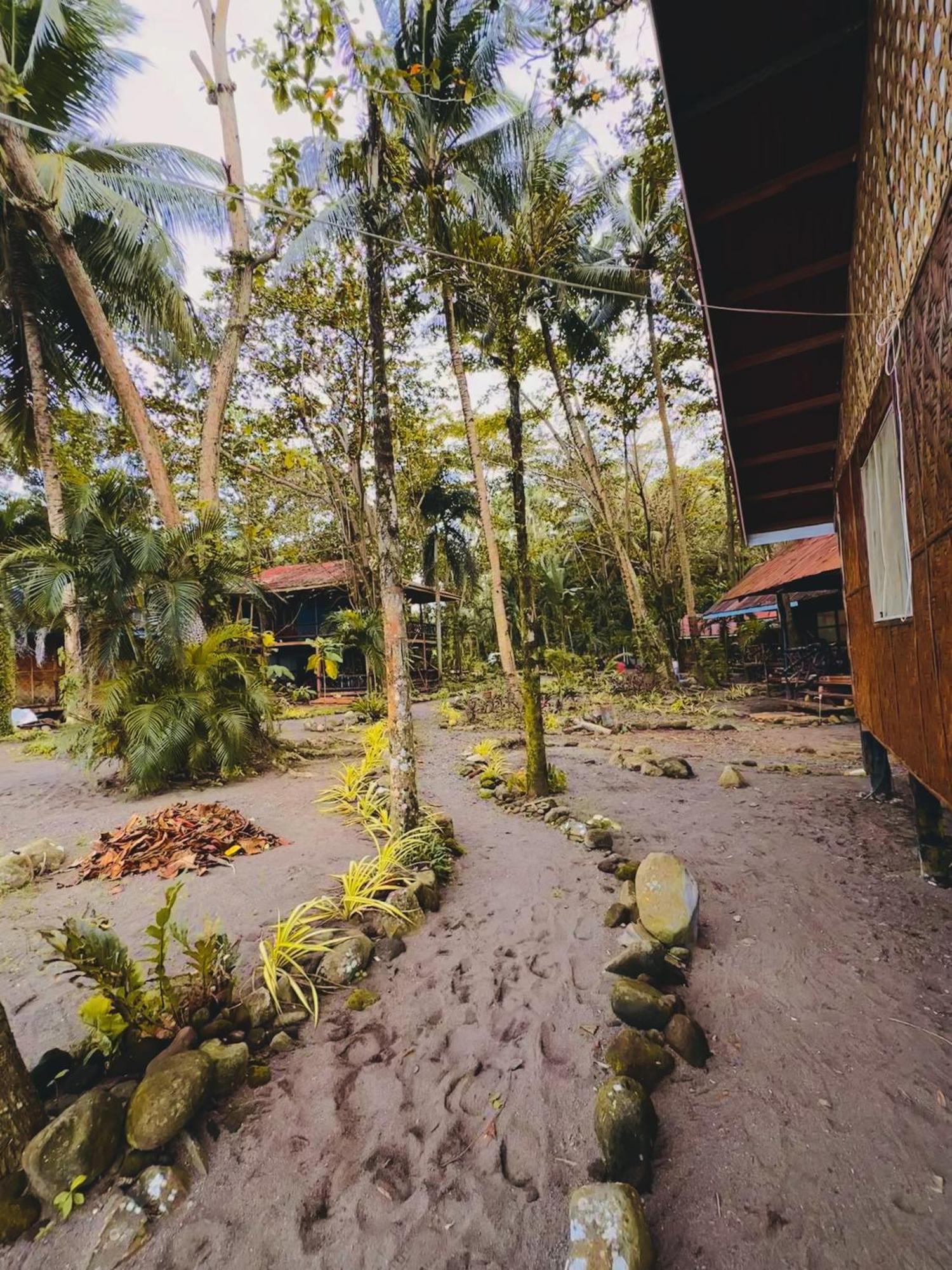 Playa Del Fuego Camiguin Beach Hostel & Resort Mambajao Zewnętrze zdjęcie